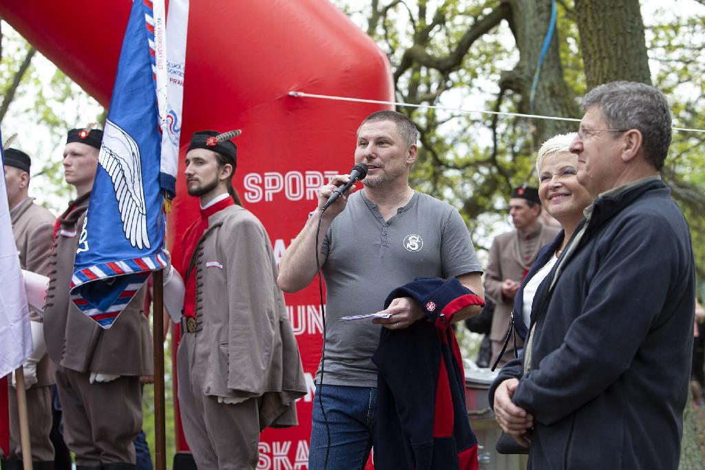 Sokolský Říp - Hana Moučková, Michal Burian s mikrofonem, František Padělek