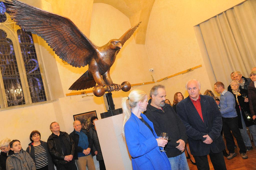 kurátorka výstavy Reny Mužíková, Petr Holub - sochař a Karel Holub restaurátor a kovotepec. Foto: MČ Praha 4