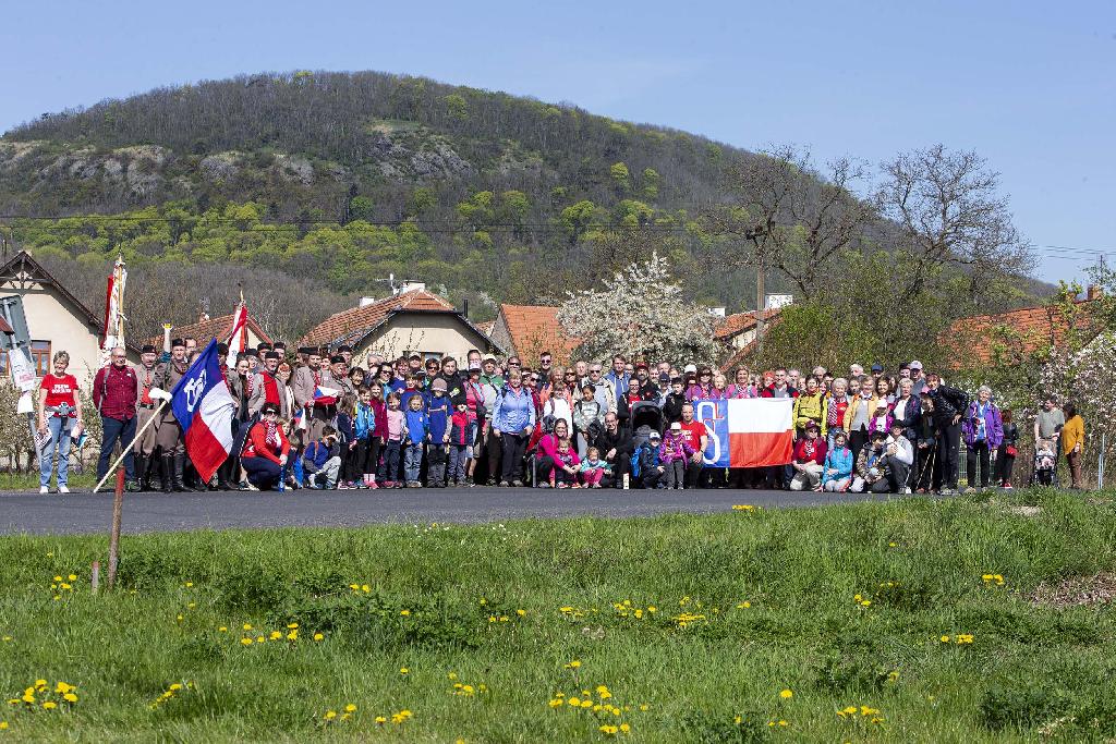 Sokolský Říp - sokolové pod Řípem